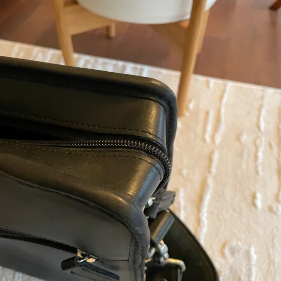 Allen Edmonds black leather single gusset briefcase